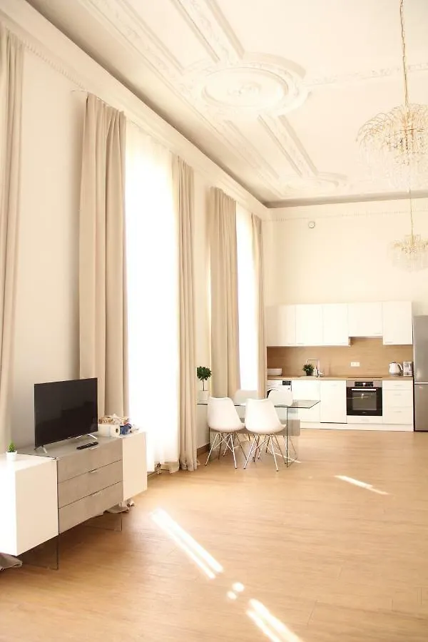 Luxury Design City Centre Apartment Brno